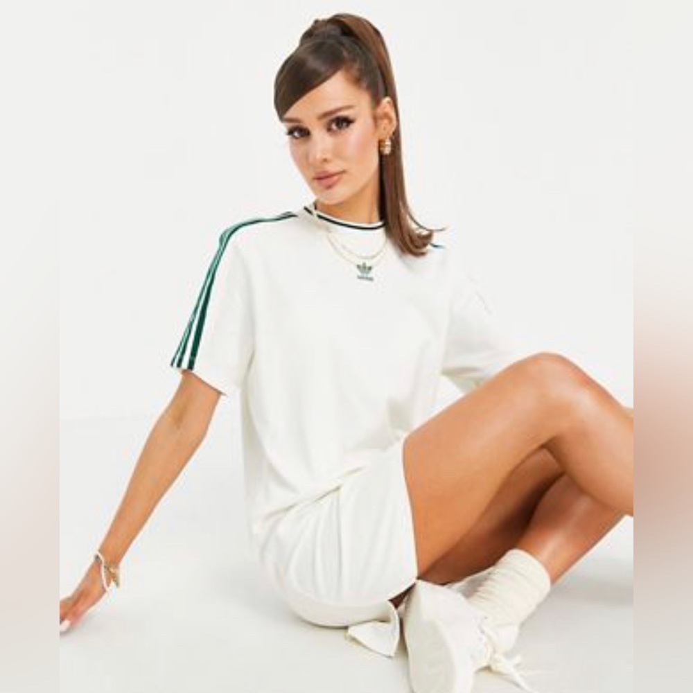 Adidas Original “Tennis Lux” 🎾Off white T-shirt Dress